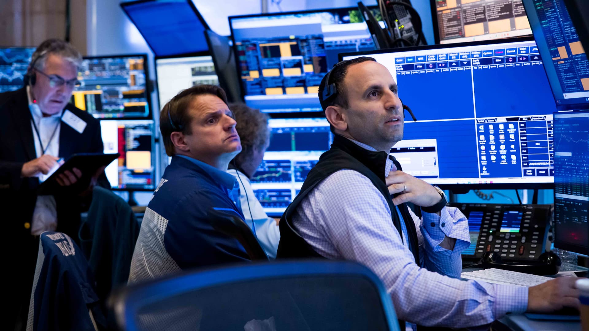108163872 1750863528816 Traders Photo 20250624 KK PRESS 003