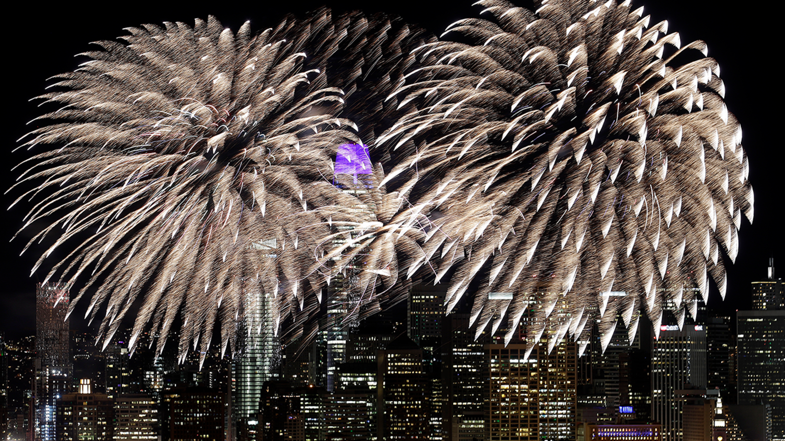 16896764 ap sf fireworks