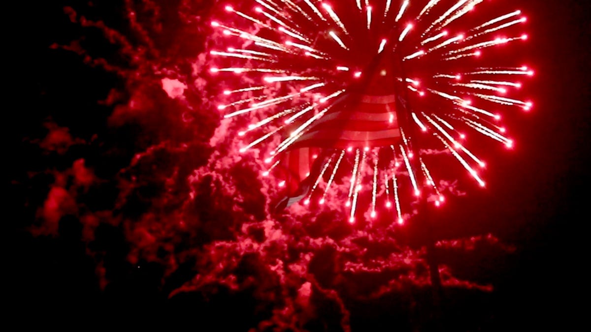 2a223b47 c404 48ef 8149 082e3a2ab786 BELMARFIREWORKS0701D