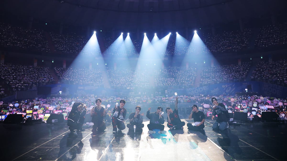 84542522007 ateez image 1