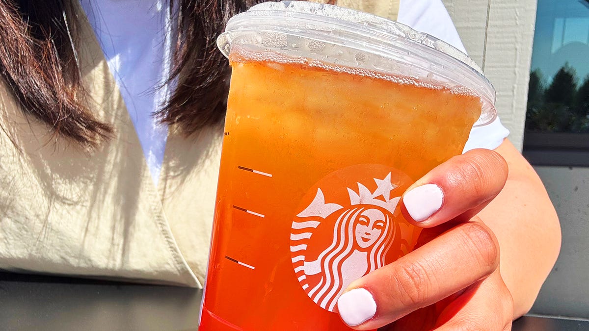 84808983007 starbucks iced black tea lemonade with rapsberry flavored pearls
