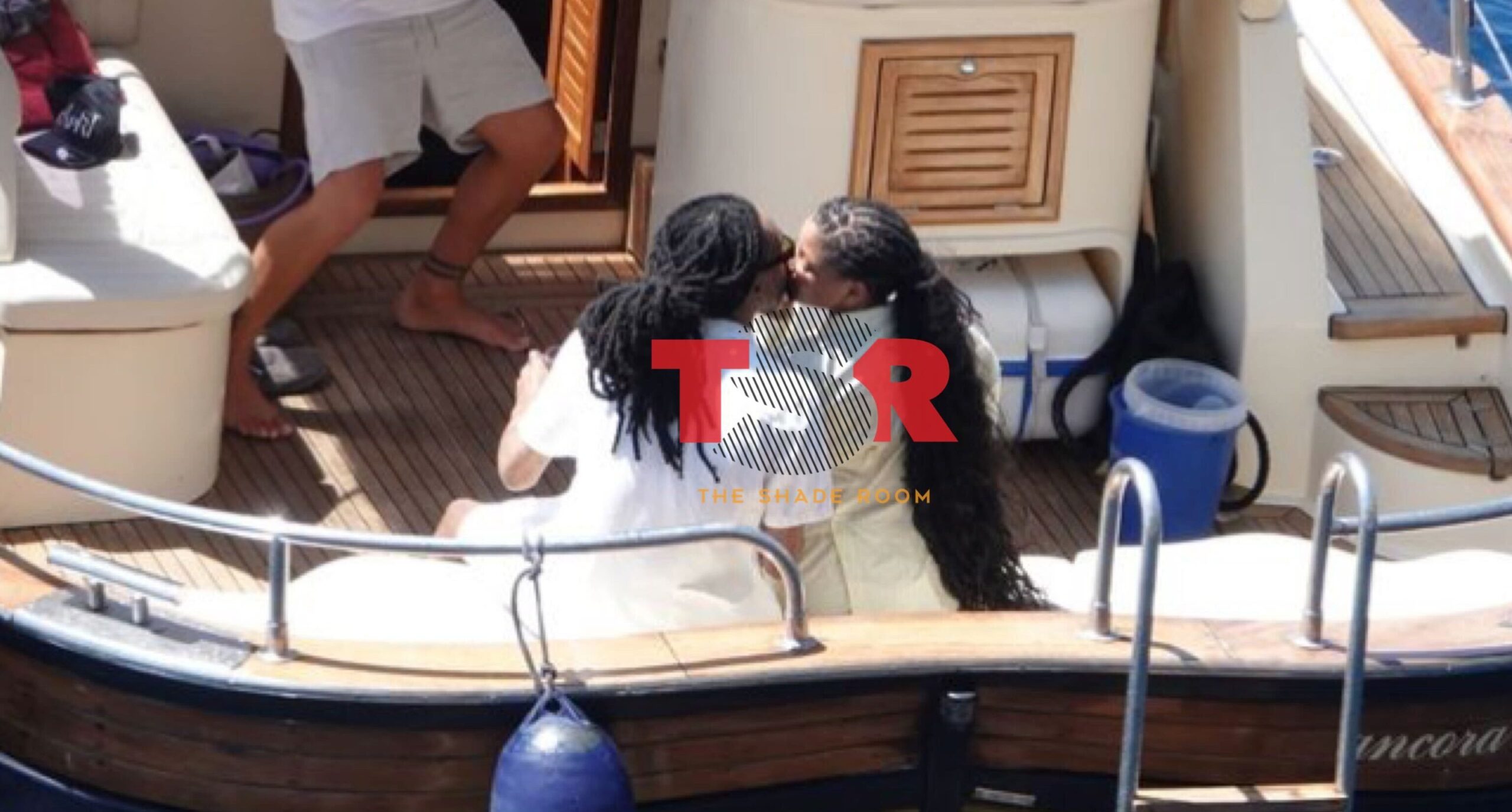 Halle Bailey Seen On Steamy Vacation W Mystery Man Exclusive 1 e1751389916370 scaled