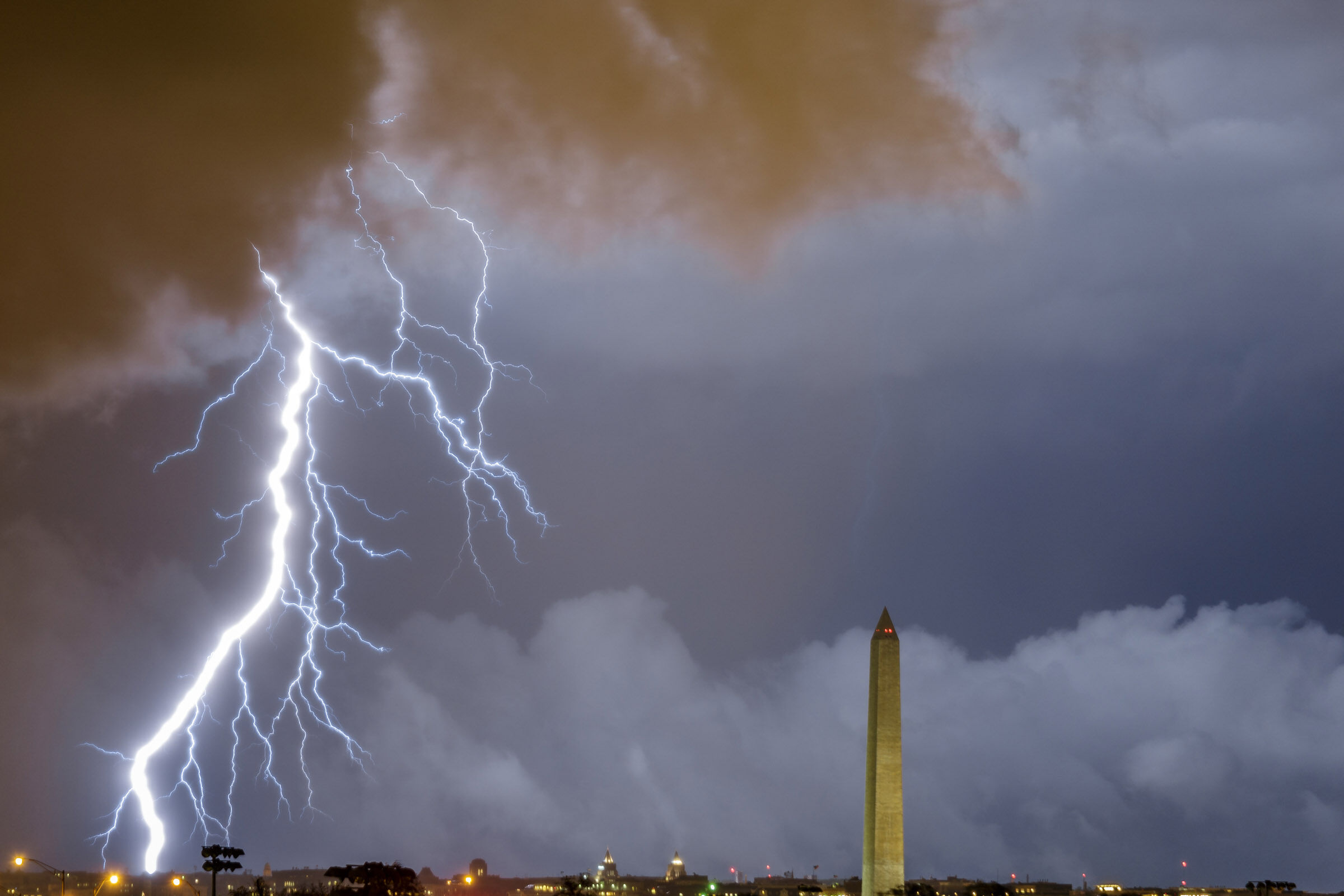 LIGHTNING.GettyImages 528292410