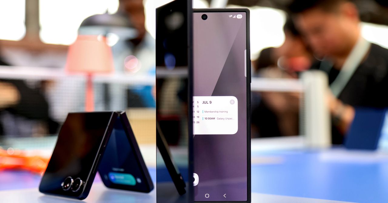 Samsung New Phones Show How Far Ahead China Is Innovation Gear 2223692962