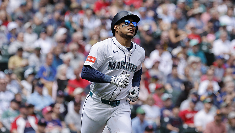 Seattle Mariners Jorge Polanco jogs from home to first during a game Getty 900