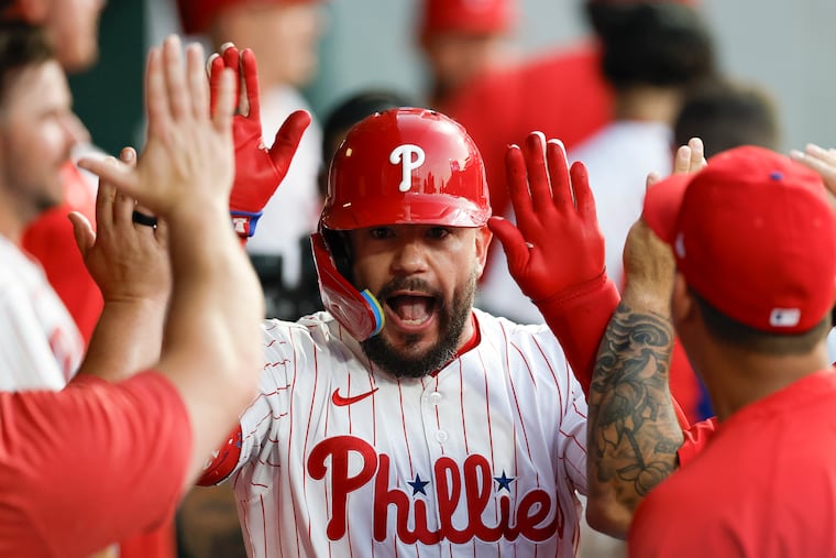 Kyle Schwarber can look to Pete Alonso for what might come in free agency