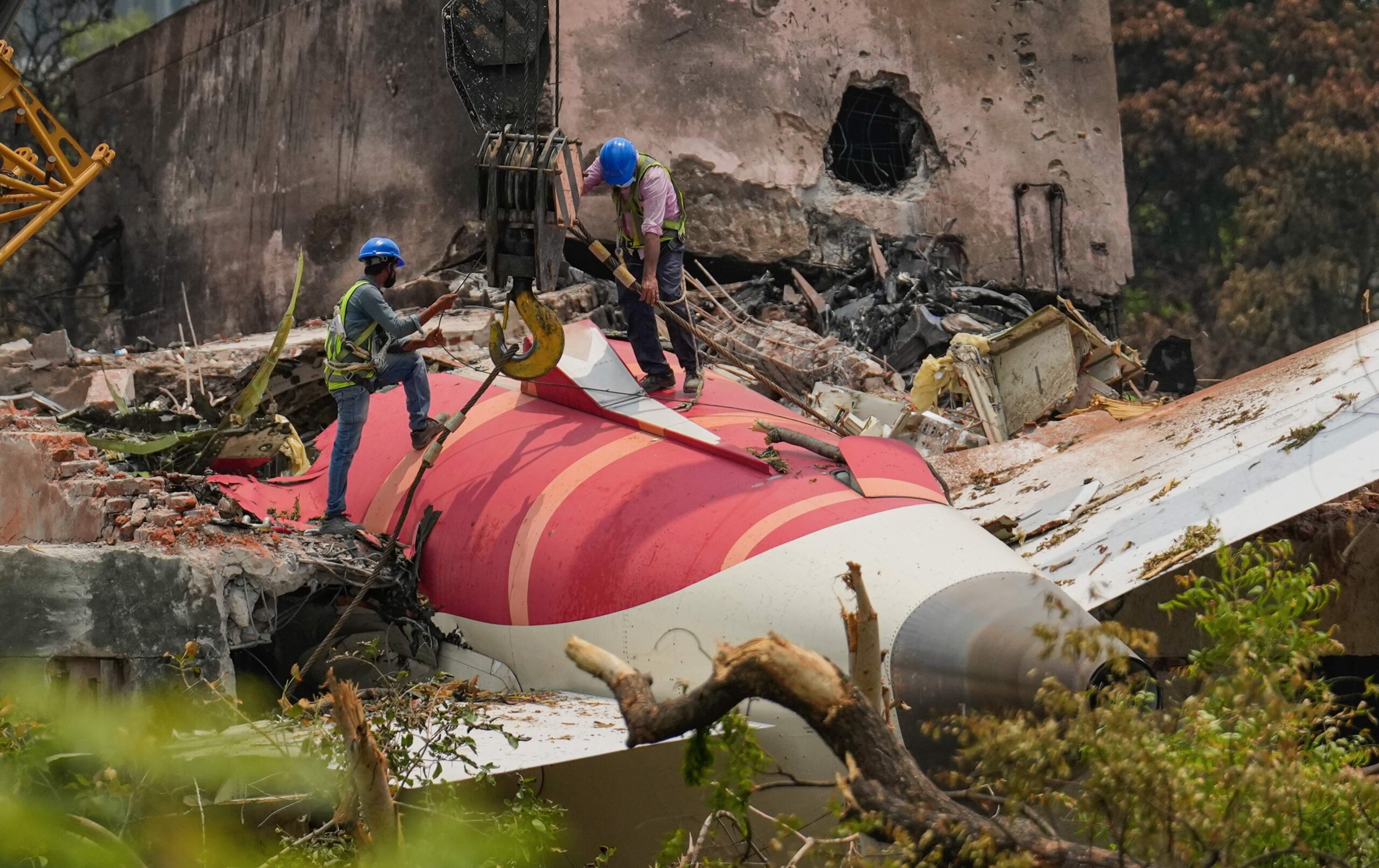 air india 171 aaib investigators ap photo 2025 scaled