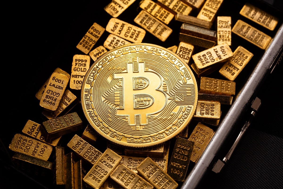 bitcoin price record 2025 gold
