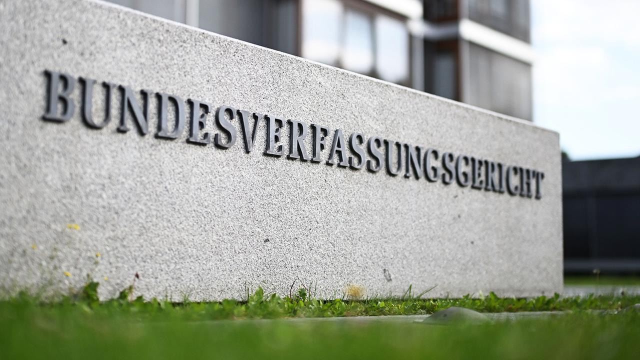 bundesverfassungsgericht aussen 100