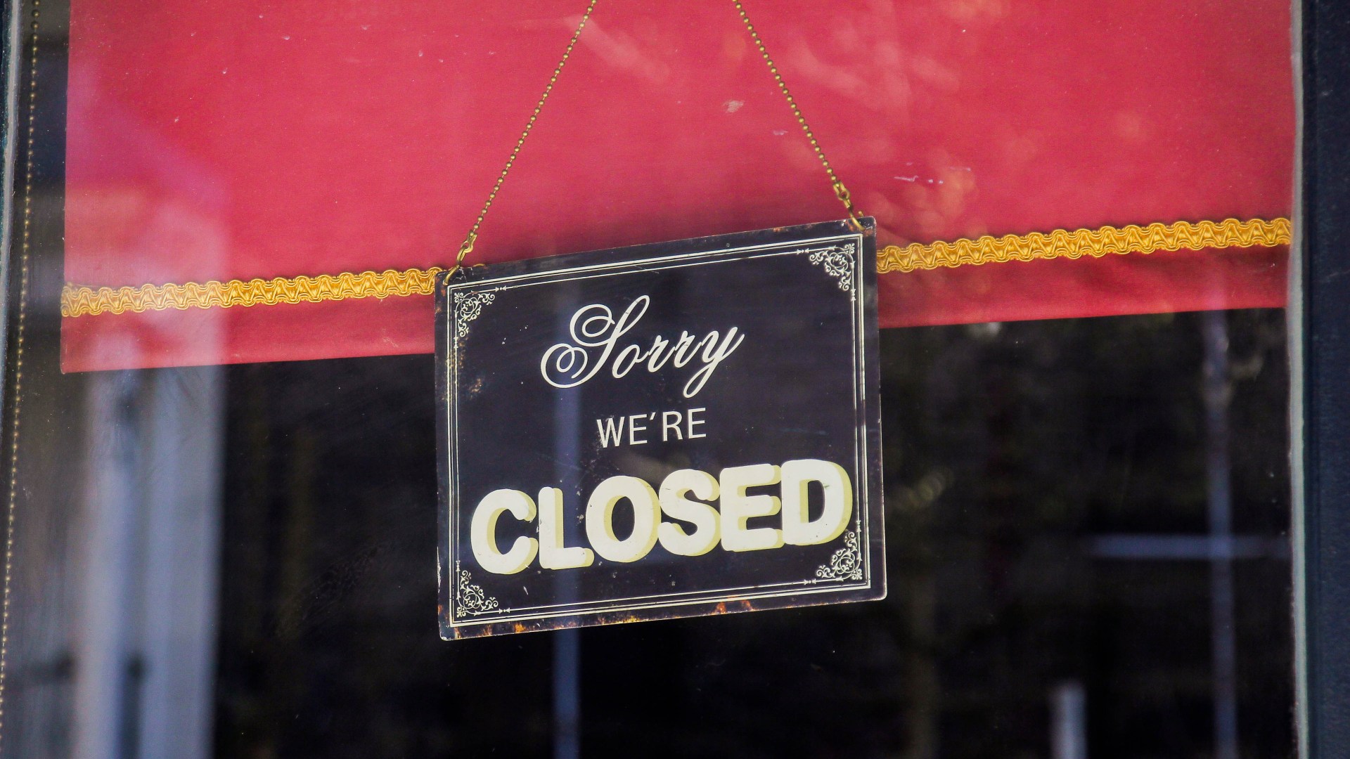 closed sign close 1006689134