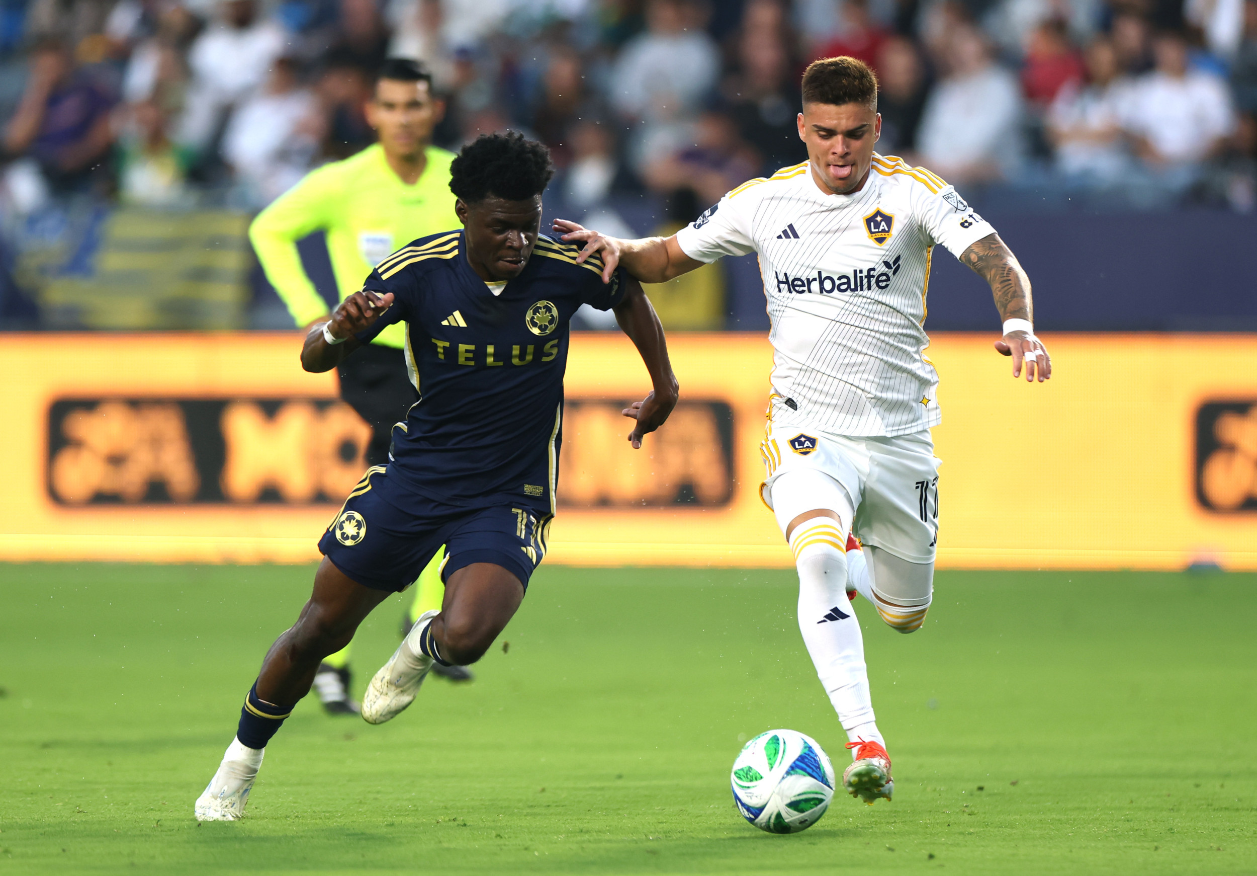 emmanuel sabbi 11 vancouver whitecaps