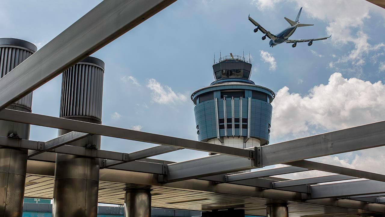 laguardia airport