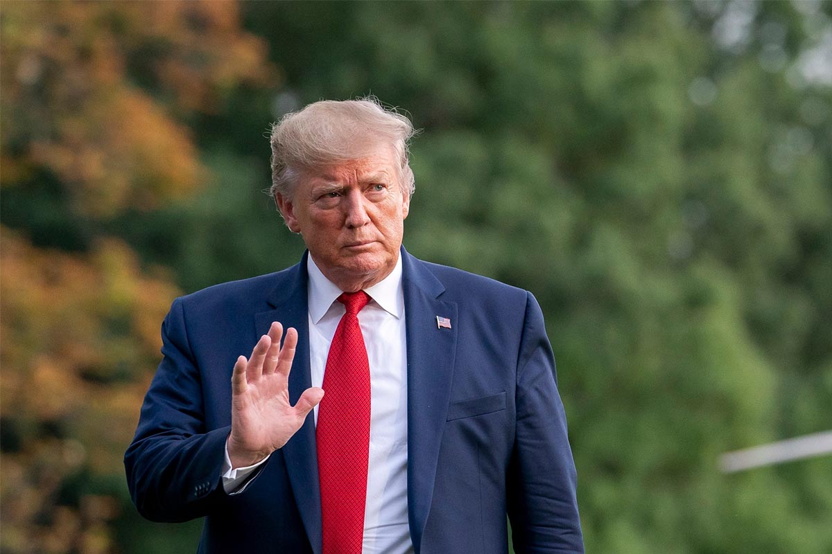 trump shutterstock 2589906687