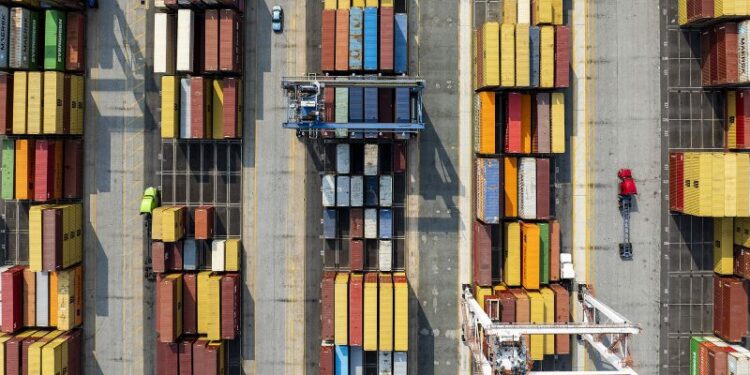 4 reasons you probably won’t get a $2,000 check from Trump soon (and 1 scary reason you might)