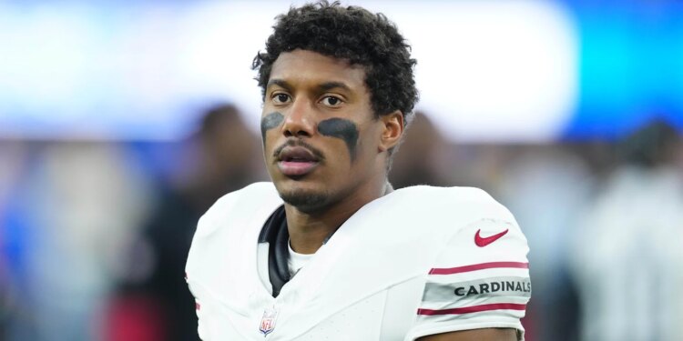 Arizona Cardinals Vet WR Carted Off With Gut-Wrenching Leg Injury Arizona Cardinals Vet WR Carted Off With Gut-Wrenching Leg Injury