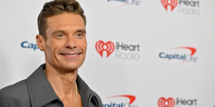 Beloved TV host mourns death of his father Mostly Sunny