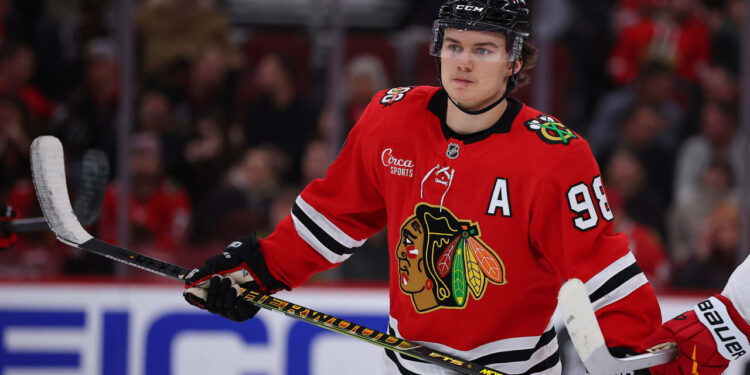 Blackhawks look to have stronger finish in tough test against Avalanche Blackhawks look to have stronger finish in tough test against Avalanche