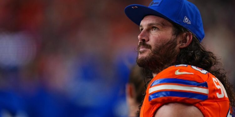 Broncos' Alex Singleton reveals he underwent surgery Friday for testicular cancer