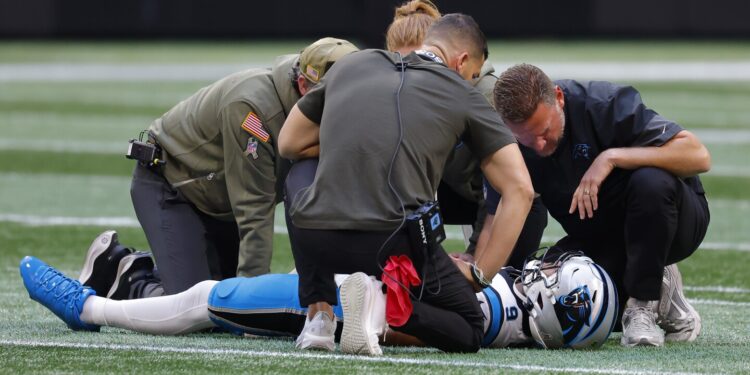 Bryce Young walks to locker room after sack, but returns without missing a snap Bryce Young walks to locker room after sack, but returns without missing a snap