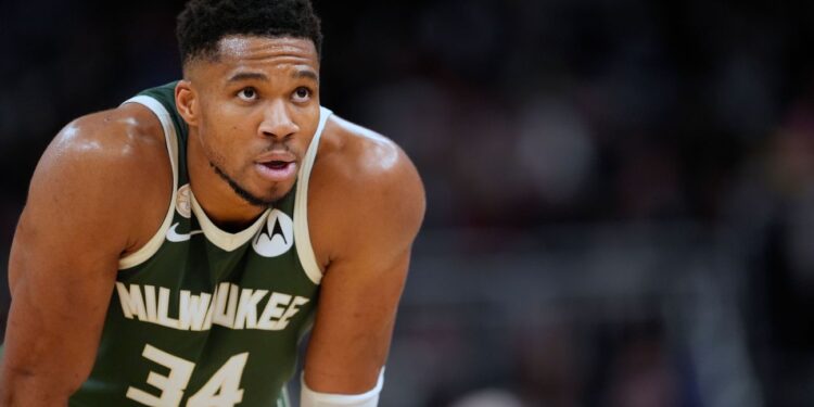 Bucks' Giannis Antetokounmpo out Wed. vs. Hornets with knee issue Bucks' Giannis Antetokounmpo out Wed. vs. Hornets with knee issue