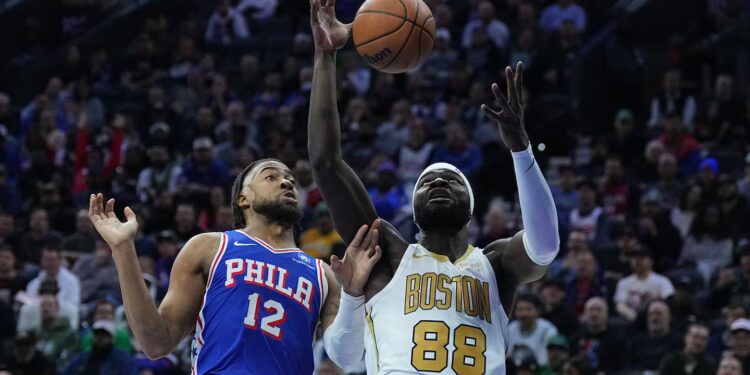 The Celtics couldn't get a clean shot off in the final seconds of a loss to the Sixers on Tuesday.