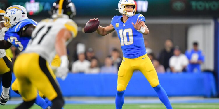 Chargers' Justin Herbert limps off after questionable Steelers tackle
