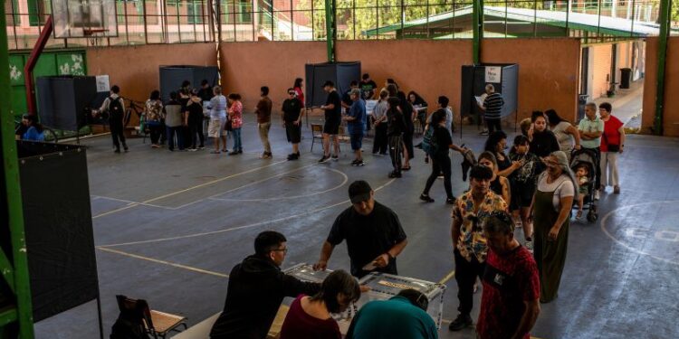 Chile’s presidential race headed to tense runoff between communist and hard-right candidates Chile’s presidential race headed to tense runoff between communist and hard-right candidates