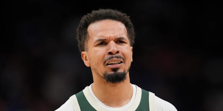 Sacramento Kings v Milwaukee Bucks