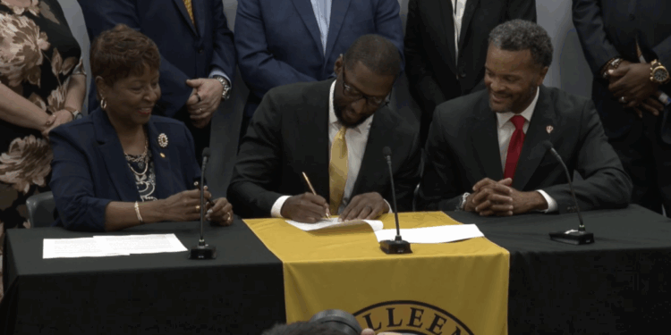 Dr. King Davis officially named Killeen ISD's permanent superintendent