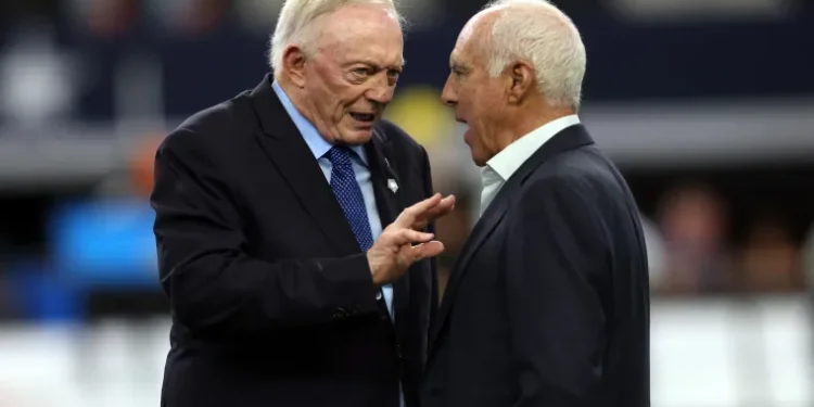 Eagles, Cowboys could battle over $106 million star named offseason trade candidate image