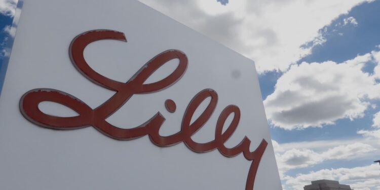 Eli Lilly hits $1 trillion market value, first for health care company