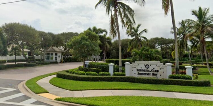 Florida deputy killed, others injured in shooting Florida deputy killed, others injured in shooting