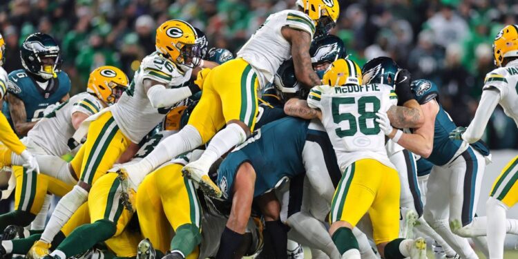Inside Packers-Eagles battle over banning the tush push