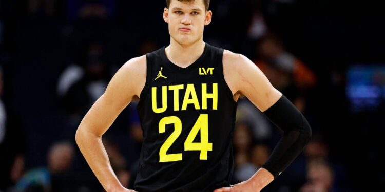 Jazz center Walker Kessler out for season, will undergo surgery on left shoulder: Sources Jazz center Walker Kessler out for season, will undergo surgery on left shoulder: Sources