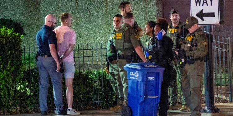 Jury acquits D.C. 'sandwich guy' charged with chucking a sub at a federal agent Jury acquits D.C. 'sandwich guy' charged with chucking a sub at a federal agent