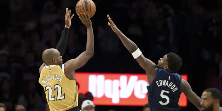 Khris Middleton Slowly Settling Into Wizards' Wing Rotation