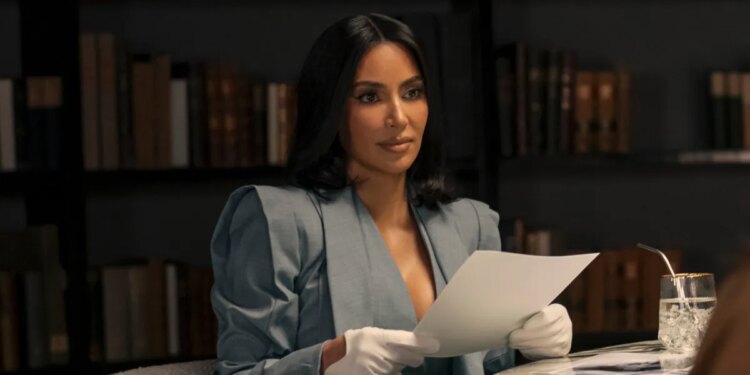 Kim Kardashian Claims Someone From Prison 'Put a Hit Out' on Her Life Kim Kardashian Claims Someone From Prison 'Put a Hit Out' on Her Life