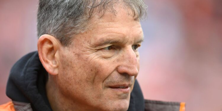 Kosar, awaiting liver transplant, has 'two aggressive procedures'
