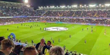 LIVE: Club Brugge gaat met Onyedika in de basis op zoek naar heuse stunt tegen Barcelona