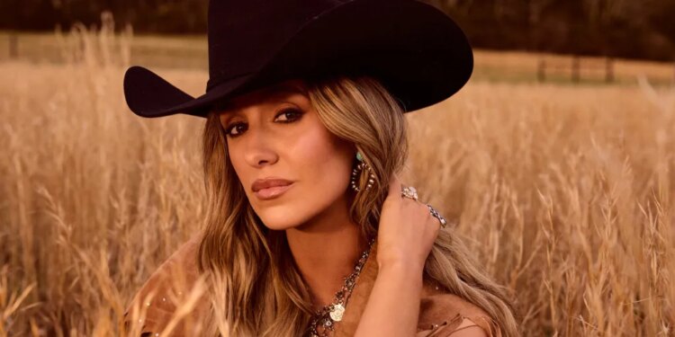 Lainey Wilson Scores Ninth Hot Country Songs Top 10