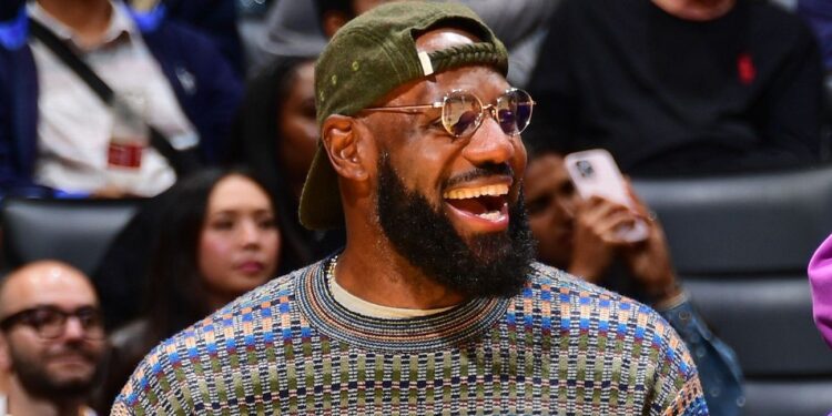 LeBron James returns to practice; questionable vs. Jazz LeBron James returns to practice; questionable vs. Jazz