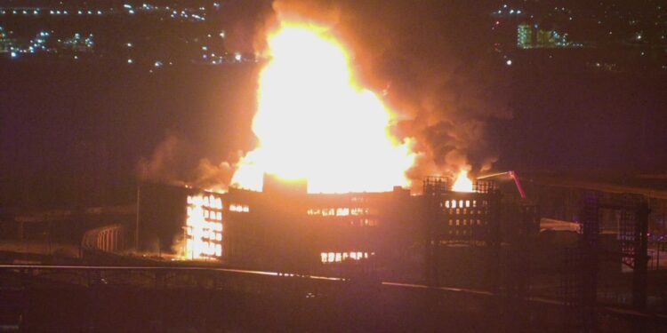 Major high-rise warehouse fire being fought in downtown St. Louis Major high-rise warehouse fire being fought in downtown St. Louis