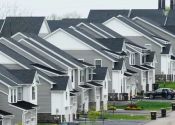 Mortgage rates dropped this week amid fresh signs of job market weakness