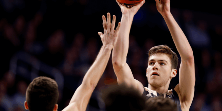 North Dakota faces Hawaii tonight as underdog Fighting Hawks seek redemption in road test