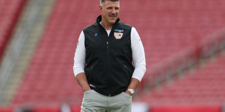 Patriots' Mike Vrabel Drops Hilarious Comparison For Veteran Patriots' Mike Vrabel Drops Hilarious Comparison For Veteran