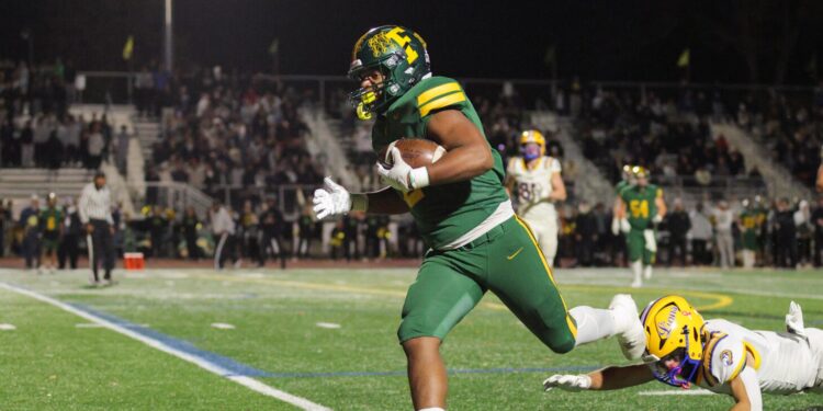 Previewing Saturday's top IHSA state football semifinals