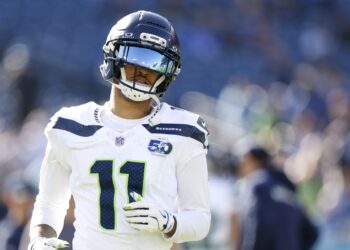 Sam Darnold goes deep to Jaxon Smith-Njigba, Seahawks lead 10-3