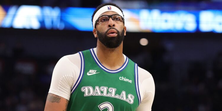 Sources: Mavericks' Anthony Davis won't play until owner's OK Sources: Mavericks' Anthony Davis won't play until owner's OK