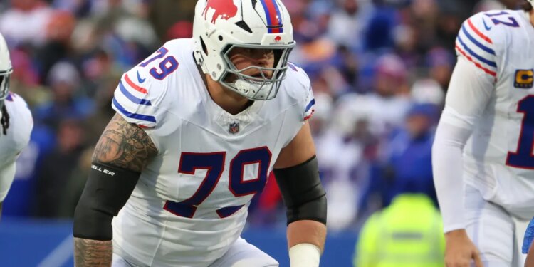 Spencer Brown injury: Buffalo Bills tackle hurt but in game against Texans