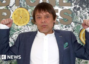 Stone Roses and Primal Scream bassist dies aged 63